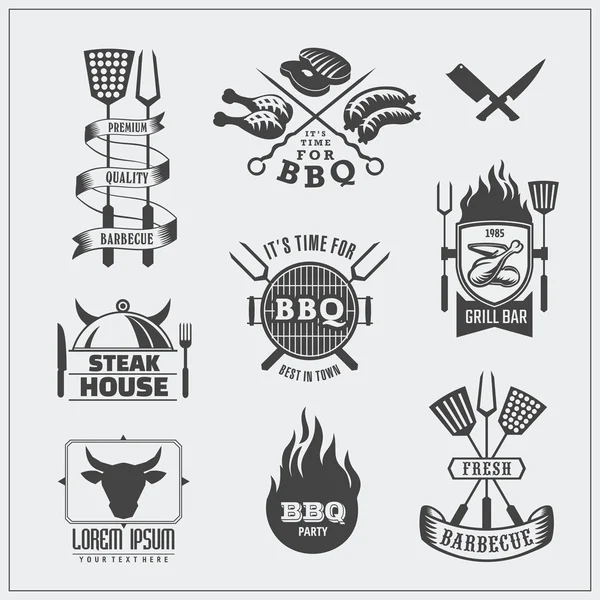 Set van BBQ-symbolen en labels. — Stockvector