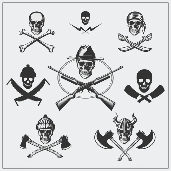 Set of pirate emblems with skull. — Stock Vector