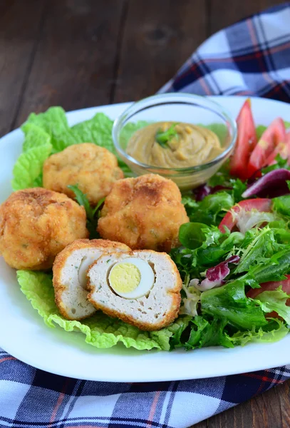 Œufs écossais et salade — Photo