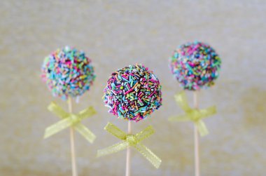 Kek ile sprinkles çıkar