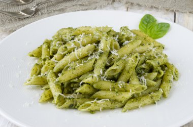pesto soslu makarna