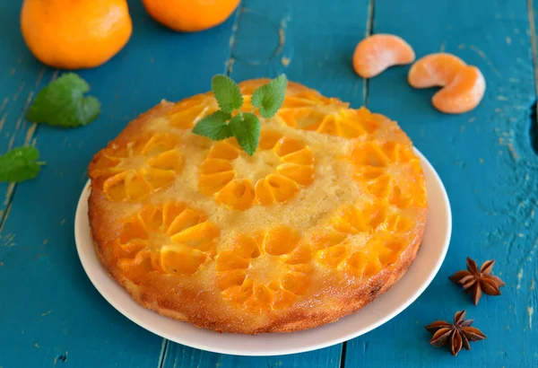 Цитрусовый пирог на тарелке — стоковое фото