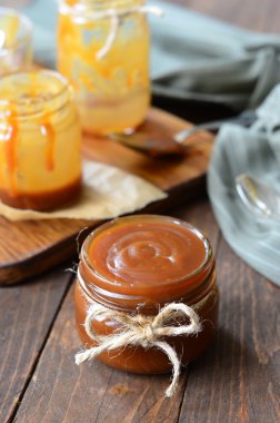 Ev yapımı Karamel Sos erimiş; Tuzlu karamel