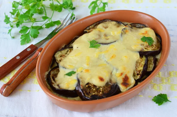 Melanzane al forno con salsa cremosa — Foto Stock