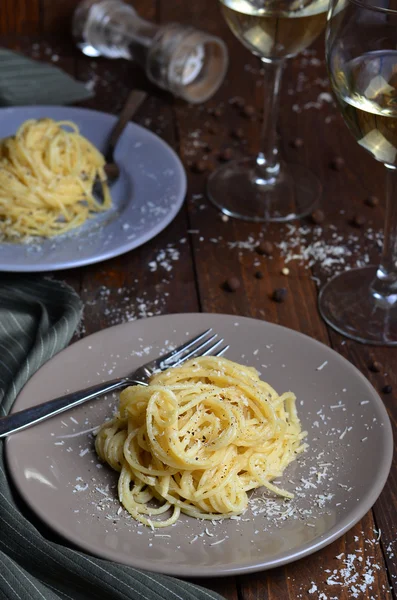 Μακαρόνια τυρί και το πιπέρι — Φωτογραφία Αρχείου