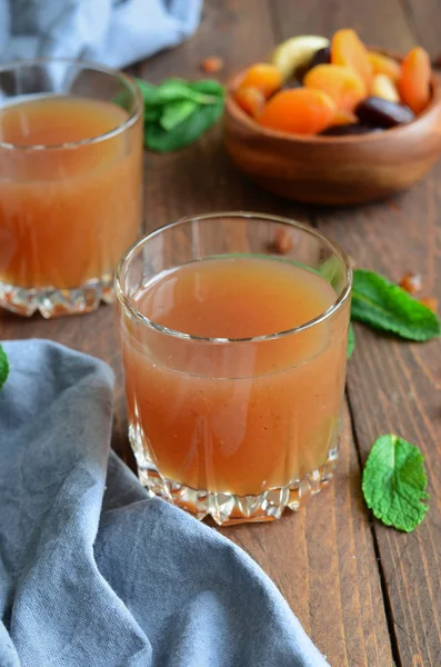 Сухой фруктовый напиток — стоковое фото