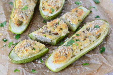 Fırında kabak dolması