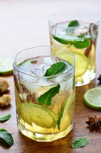 Lime iced tea — Stock Photo, Image