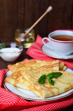 plaka üzerinde lezzetli gözleme