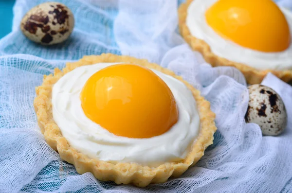 Tartlets krem ve kayısı