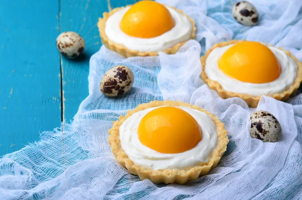 Tartlets krem ve kayısı
