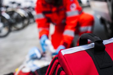 tıbbi cihazlar, sedye ve ambulans Acil gönüllü işleçlerle