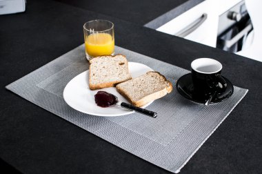 Kahvaltı servisi yapılmaktadır