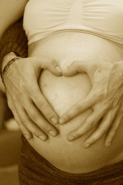 kalp eller anne ve baba