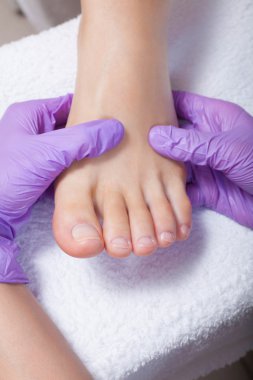 Kaplıca salonunda masaj