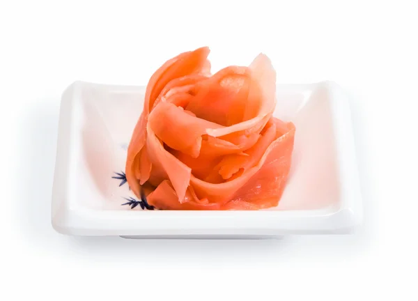 Beyaz tabakta turşulu zencefil