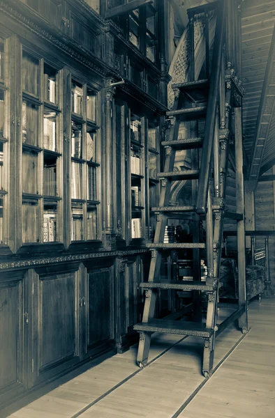 Ročník dřevěné schodiště — Stock fotografie