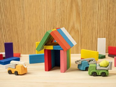 ev ahşabı oyuncağı çok renkli mülkiyet ve bina içeriği