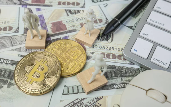 Bitcoins Und Weiße Zahlen Für Inhalt Der Kryptowährung — Stockfoto