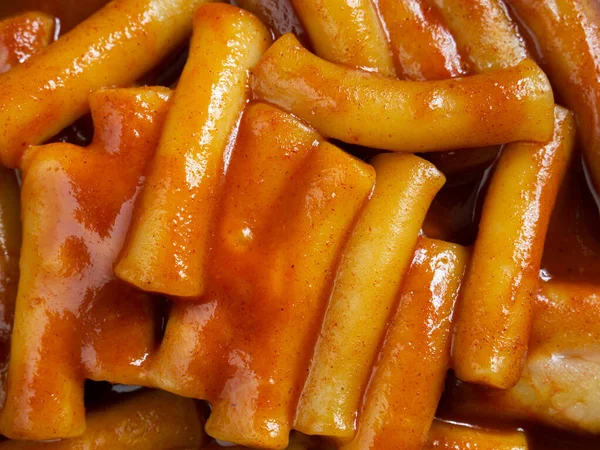 Tteokbokki veya Sıcak ve Baharatlı Pirinçli Kek Kore 'nin en iyi görüntüsü..