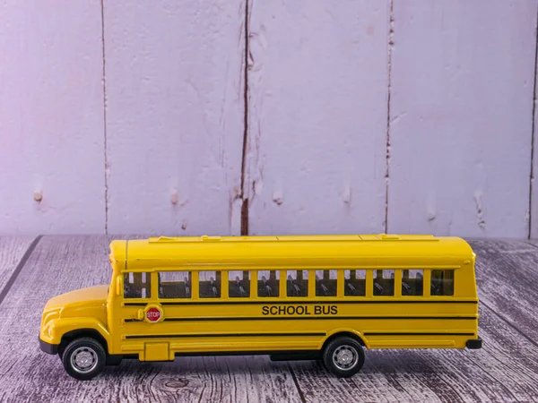 Iskolabusz Asztalon Oktatási Koncepció — Stock Fotó
