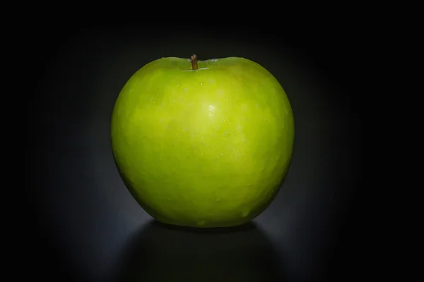 Green apple isolated — Stock Photo, Image