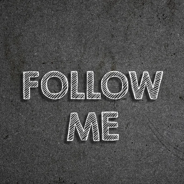 "Volg mij "geschreven op een schoolbord — Stockfoto
