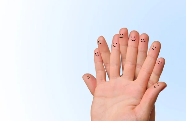 Ευτυχισμένη ομάδα δάχτυλο φατσούλες. Δάχτυλα που αντιπροσωπεύουν ένα κοινωνικό δίκτυο — Φωτογραφία Αρχείου