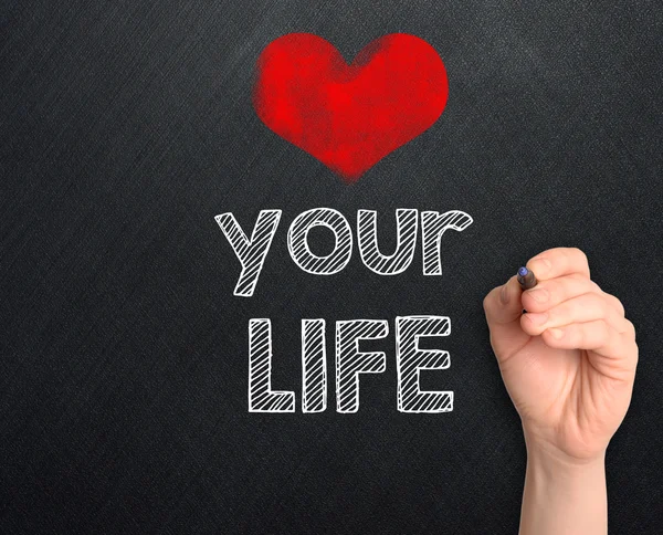 Koyu arka plan üzerinde el yazısı life love your — Stok fotoğraf