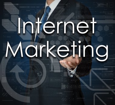 Internet pazarlama kavramı kendi elini sunma işadamı