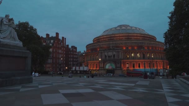 Gimbal Evening Shot Con la Royal Albert Hall di Londra Regno Unito — Video Stock