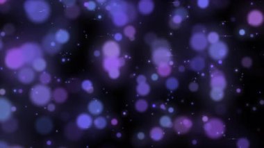 Yumuşak mor bokeh küreleri karanlık, ruhani bir boşlukta yüzüyor.