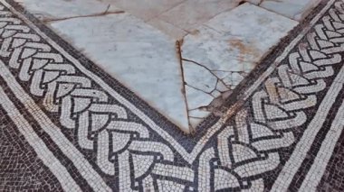 HERCULANEUM (Ercolano), İtalya, 15 APRIL 2024 - Ağaç Bölümü Evi (Casa del Tramezzo di Legno), Herculaneum, Ercolano, Napoli, Campania, İtalya, MS 79 yılında Vezüv Dağı tarafından gömüldü.