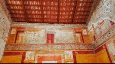 POMPEII (Pompei), İtalya, 14 Nisan 2024 - Marcus Lucretius Hanedanı (Casa delle Suonatrici), Pompeii, Napoli, Campania, İtalya, M.S. 79 yılında Vesuvius tarafından gömülen antik Roma kenti