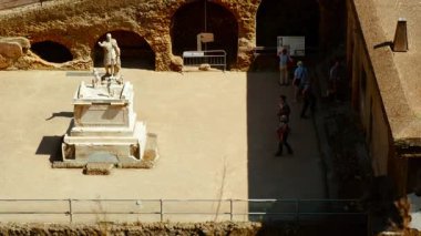HERCULANEUM (Ercolano), İtalya, 18 Nisan 2024 - Herculaneum, Ercolano, Napoli, Campania, İtalya, M.S. 79 yılında Vezüv tarafından gömülen antik Roma şehri