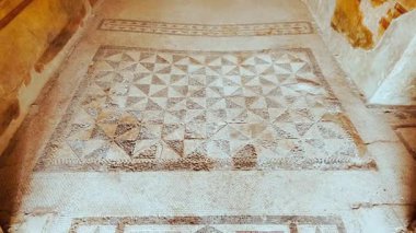 POMPEII (Pompei), İtalya, 20 Nisan 2024 - Gümüş Düğün Evi (Casa delle Nozze d 'Argento), Pompeii, Napoli, Campania, İtalya, M.S. 79 yılında Vesuvius tarafından gömülen antik Roma kenti