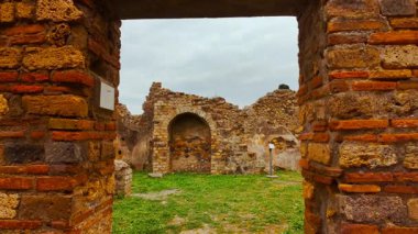 POMPEII (Pompei), İtalya, 20 APRIL 2024 - Pompeii, Pompeii, Pompeii, Napoli, Campania, İtalya, M.S. 79 yılında Vesuvius tarafından gömülen antik Roma kenti