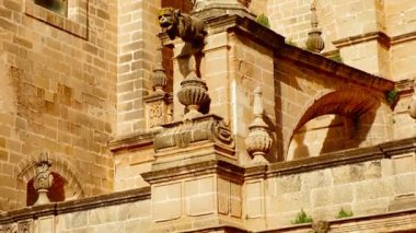 Endülüs, İspanya 'daki Jerez de la Frontera Katedrali Gotik, Barok ve Neoklasik mimarinin muhteşem bir örneği.