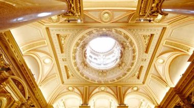 CAMBRIDGE, Birleşik Krallık, 16 Şubat 2024 - İngiltere, Cambridge 'deki Fitzwilliam Müzesi, şehrin zengin kültürel mirasının dünya çapında bir sanat ve antika koleksiyonuna ev sahipliği yapar.