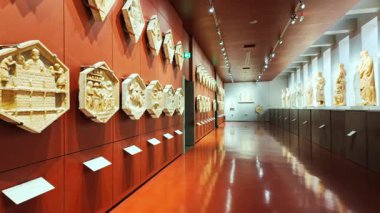 FLORENCE, İtalya, 15 Mart 2024 - İtalya 'nın Toskana kentindeki Floransa Duomo Müzesi, Ortaçağ' dan Rönesans dönemlerine kadar 750 'den fazla eser sergilenmektedir.