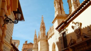 Granada Kraliyet Şapeli, Endülüs, İspanya, Gotik mimari ve İspanyol kraliyet tarihinin bir örneği.