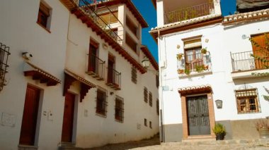 Granada, İspanya, 22 Kasım 2023 - Albaicin 'de Albayzin olarak da bilinen mimari ayrıntılar, Granada, Endülüs, İspanya, Endülüs ve Endülüs tarzlarının bir karışımını sergiliyor