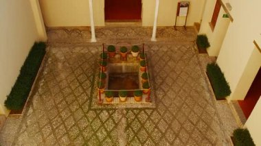 Grand ANADA, İspanya, 20 Kasım 2023 - Granada, Endülüs 'te Casa de Zafra, İspanya, güzel bir Nasrid evi, 14. yüzyıl Berberi mimarisi ve yaşamı hakkında bilgi sunuyor.