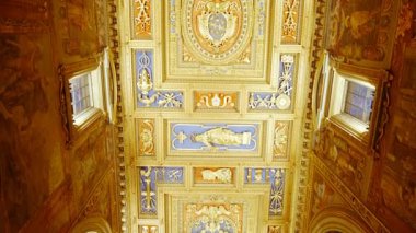 ROME, 2023 - Laterano 'da Basilica di San Giovanni, İmparator Konstantin tarafından M.S. 4. yüzyılda, büyük ve eski bir kilise ve Papa' nın resmi katedrali tarafından inşa edildi.