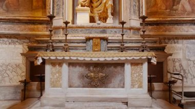 ROME, 2023 dolaylarında - Roma 'daki Pantheon' un iç kesimi, geceleri. M.S. 2. yüzyılda inşa edilen Pantheon, Antik Roma 'nın bir başyapıt tapınağıdır.