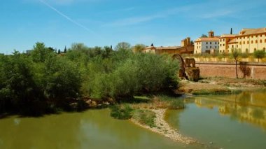 Eski Mahalle, Casco Antiguo, Cordoba, Endülüs, İspanya, dar sokaklar, Mezquita, Roma Köprüsü ve sayısız tarihi hazinenin yuvası.