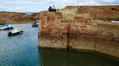 DUNBAR, takriben 2022 - İskoçya 'nın güzel deniz kenarı kasabası Dunbar' ın 1574 yılına dayanan bir limanı var.