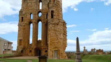 TYNEMOUTH, takriben 2022 - Bir zamanlar Northumberland, İngiltere, İngiltere 'nin en büyük güçlendirilmiş alanlarından biri olan Tynemouth Manastırı ve Kalesi' nin kuruluşu