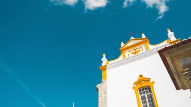 Roma 'nın güzel Evora Tapınağı' nın ya da Diana Tapınağı 'nın M.S. 1. yüzyıldan kalma tarihi önemli bir zaman çizelgesi.