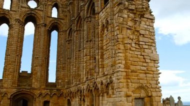 TYNEMOUTH, takriben 2022 - Bir zamanlar Northumberland, İngiltere, İngiltere 'nin en büyük güçlendirilmiş alanlarından biri olan Tynemouth Manastırı ve Kalesi' nin kuruluşu